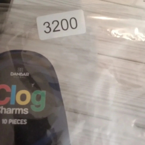 Danbar clog charms 10 piece never used - Picture 4 of 4